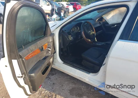 2008 Mercedes-Benz C 300 from USA, damaged, VIN WDDGF54X68F052555